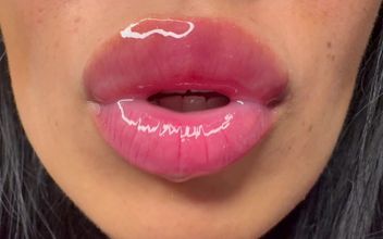 White Cumropes as My Lipgloss