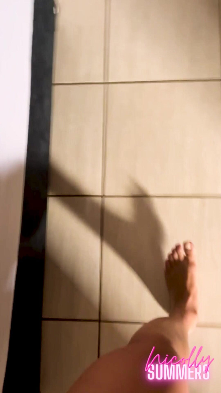 Nicolly Summers: Suruba Bi - Premium
