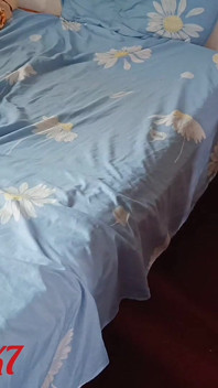 Blowjob pasangan amatur eboni panas berbulu