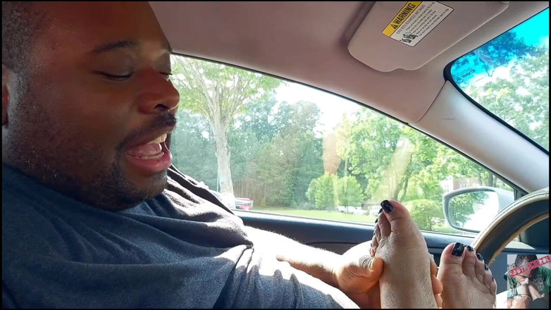 Foot Patrol: Mz Jersey honoruje moje urodziny, dając jej mięsisty rozmiar 8,5 stóp...