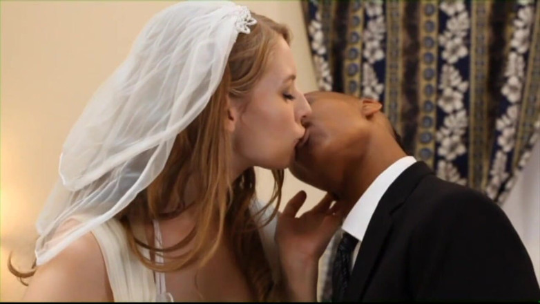 Hot Lesbians X: Contrast - Film