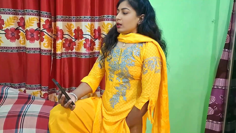 Laila xxx porn169: Mi hermanastra india se tocaba el coño, la ayudé con...