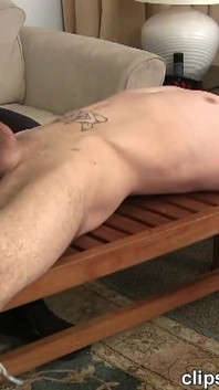 Nick Tickled จนเขาขอ