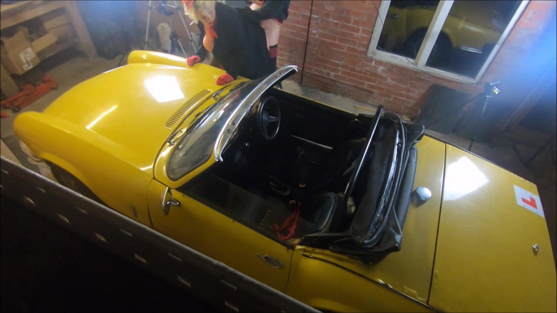 Camilla Creampie: Dans les coulisses d'une voiture de collection