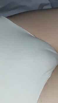 継母のセクシーなマンコに射精します