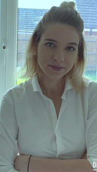 Meu chefe descobriu que sou uma estrela pornô