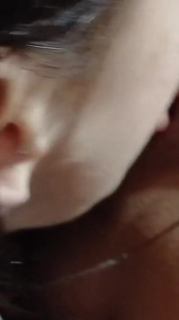 Ich schieße video meiner stieftochter beim sex und masturbiere meine muschi