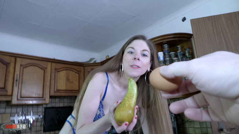MMM100: Sesso anale folle e disordinato in cucina con Alice Maze...