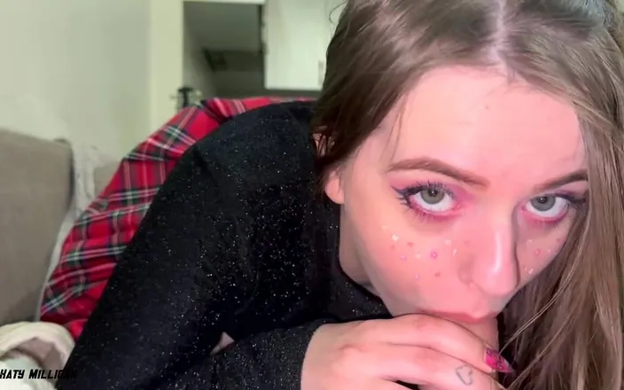 Katy Milligan: Sweet pussy and passionate blowjob from my college friend
