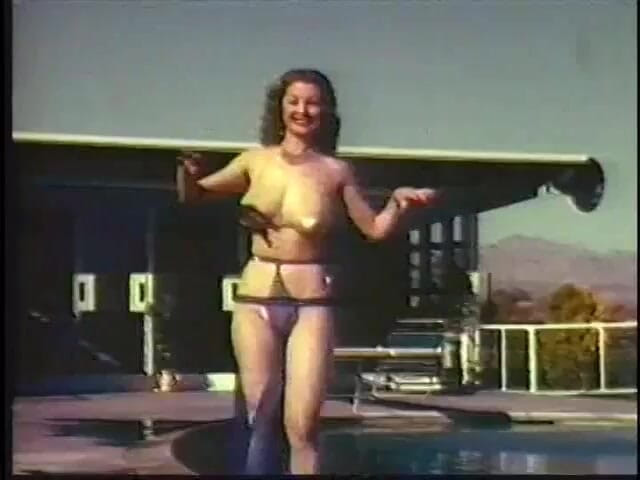 Old Good Porn: Sledujte, jak některé sexy retro dívky tančí a svlékají si...