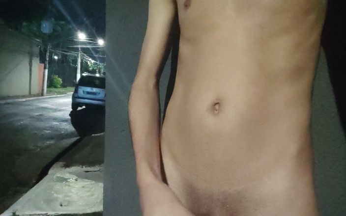 Lekexib: Naked on the Street 02