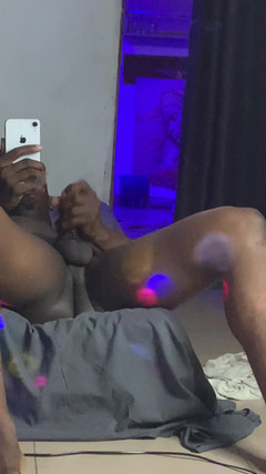 Enigmatic Buoy: 在我的镜子前撸管