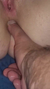 Pantat bahenol tante seksi amatir ini siap dientot habis-habisan