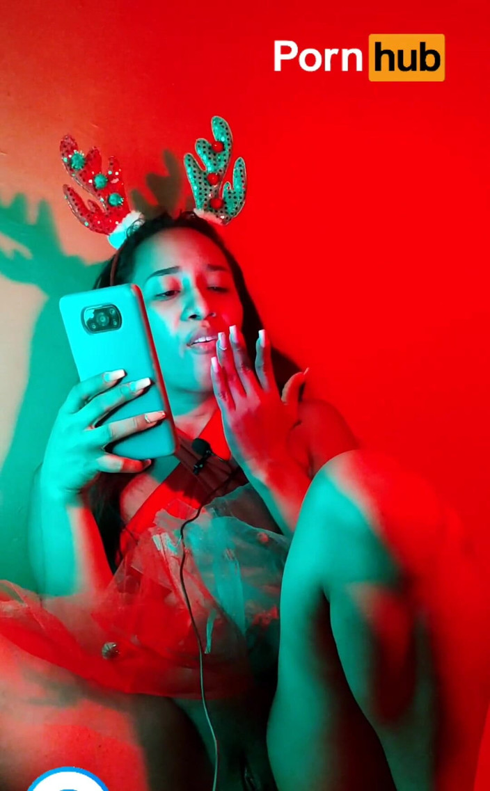 Leyne Rodriguez: Ti piace questa storia mentre mi strofino e mi sditalino...