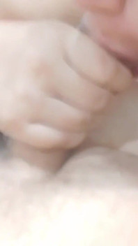 Tetangga BBW saya datang untuk mengisap saya untuk mendapatkan air mani di mulutnya