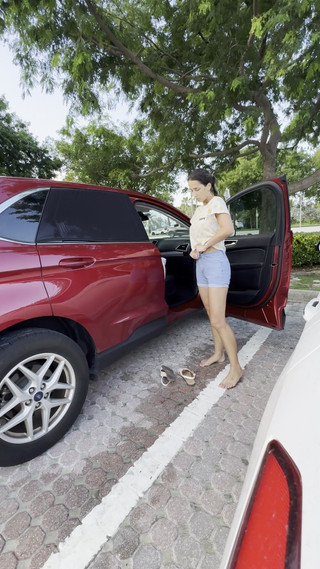 Sweet Buttocks: Güneş batmadan önce park yeri soyun