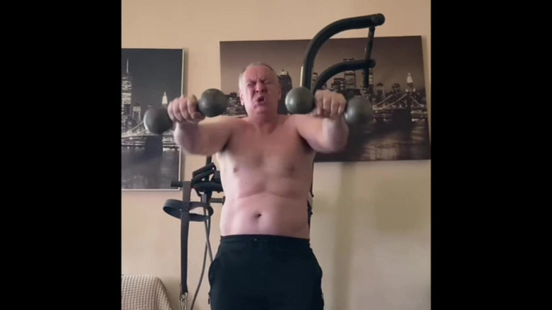 Alex Igogo: Mastürbasyon ve spor salonu