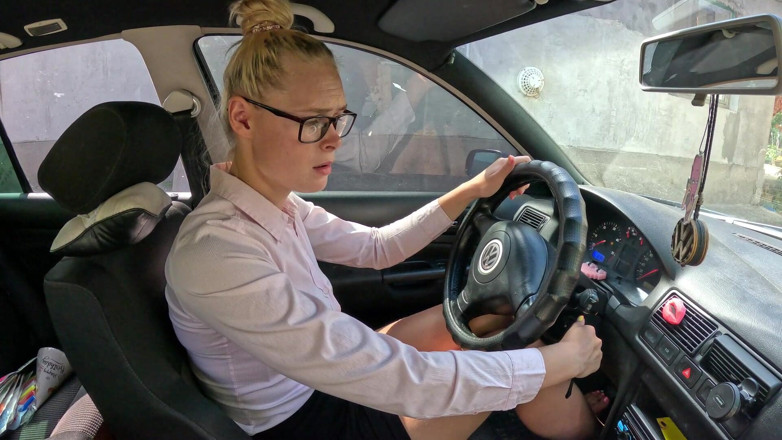HotPrincessUA: Obchodní dámy tajné potíže s klikami v autě a hrátky...