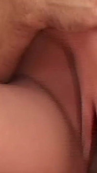 Sedutora morena milf gosta de foda oral e hardcore