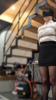 [lady M] Vol.003: Bondage... a Lady Suspended by an Anal Hook.
