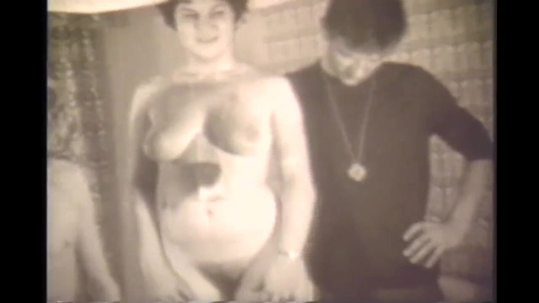 Vintage megastore: Chlupaté holky ošukané a vystříkané ve vintage swinger skupinovém sexu (celý...