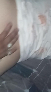 Și-a găsit vecina în pijamale și a început să o fută