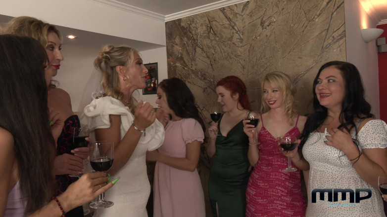 MMP Network: Bachelorette Crazy Lesbian Playing