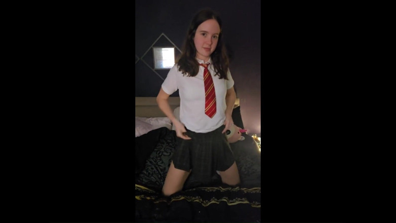 Teen Sophie: พิเศษ!!! การเต้นแstrip tease ชุดยูนิฟอร์ม