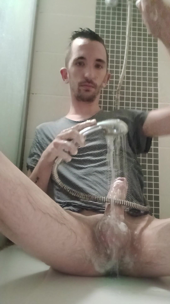 Alexis bondoux: Handjob in the Shower