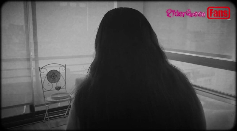 Riderqueen: Sedusă de fata dansatoare - videoclip complet pentru fani include slowmotion!