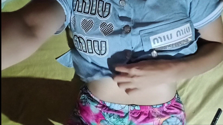 Yulieth Gomez: 시트 전체를 적실 때까지 계속 만졌어요