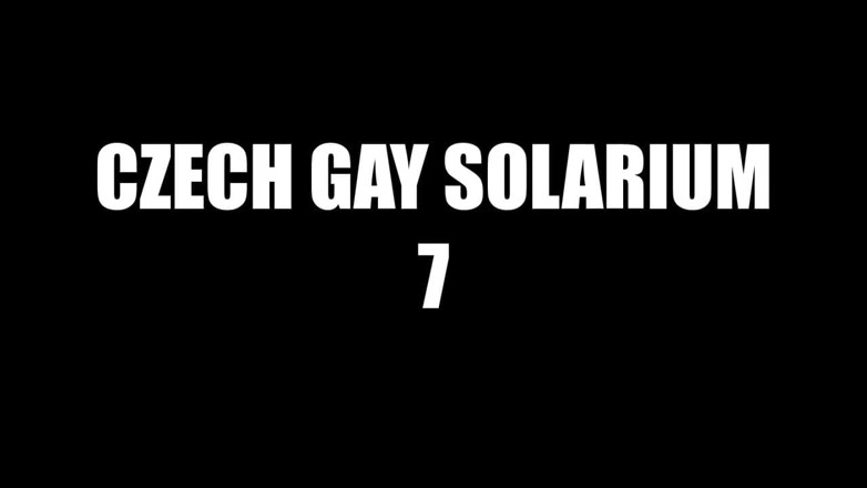 Czech Gay Solarium: Tjeckisk Gay Solarium 7 Muskubbar blottar sig i garvningsbås