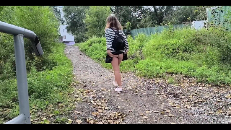 Juli Smith Meow: 나는 Pînties없이 브리지를 스와핑. 그리고 나한테 뿜어내는 음란한 두섹스