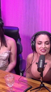 Bella Donnona E Le Sue Amiche in Una Puttana Parlano Sporco