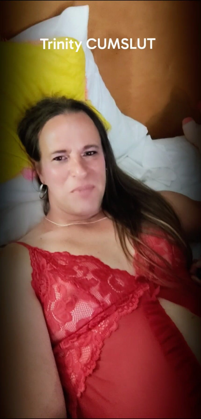 Trin luvs cum: Trinity Cumslut Feed Me
