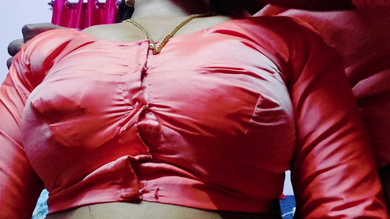 Desi Mohini: Desi Mohini Servitoare matură sexy incitantă excitată care face sex...