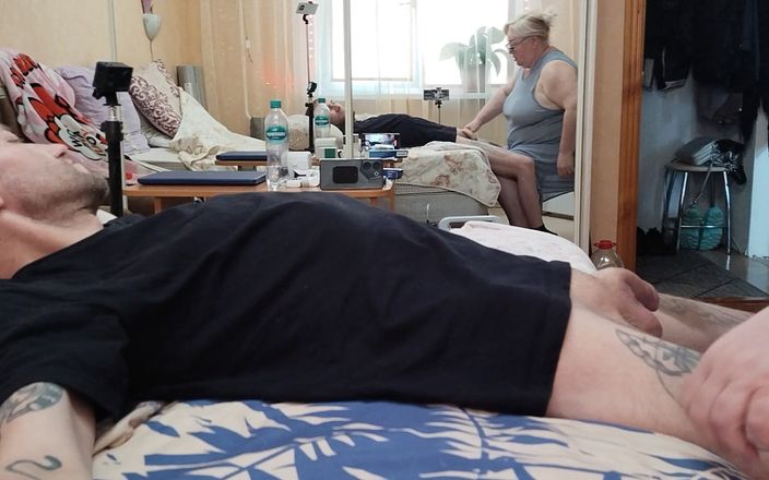 Zona901: Blowjob and Dick Jerking From Mother-in-law
