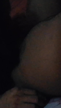 隣人の義理の妹が夜に私のチ○ポをしゃぶってしゃぶった