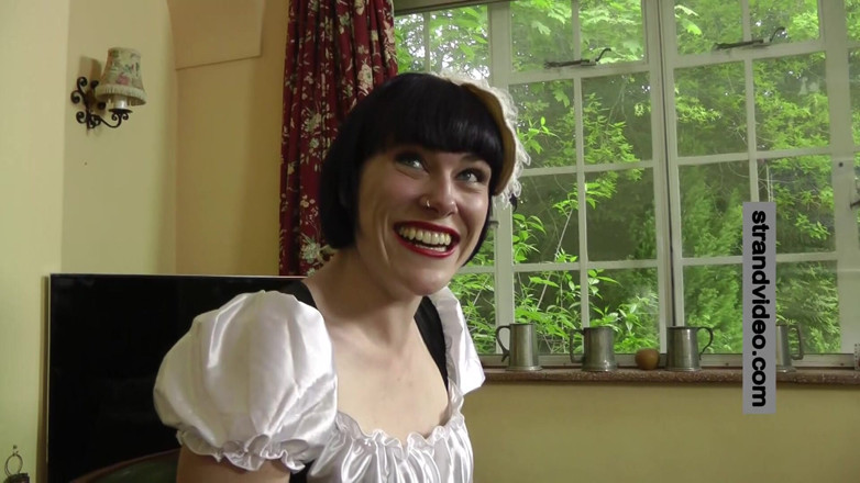 Sarah Stern: Molly Malone di perusahaan kebersihan seksi