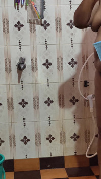 Awek Mallu India mandi dan dia perlukan kongkek yang lebih ketat