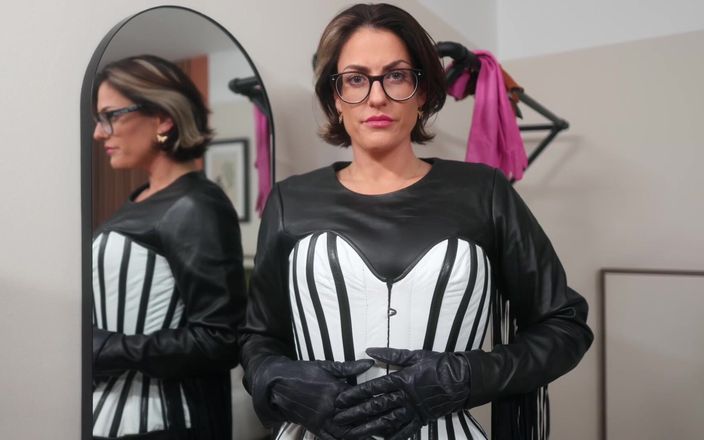 Countess diamond: Obsesi Kulit Lengkap
