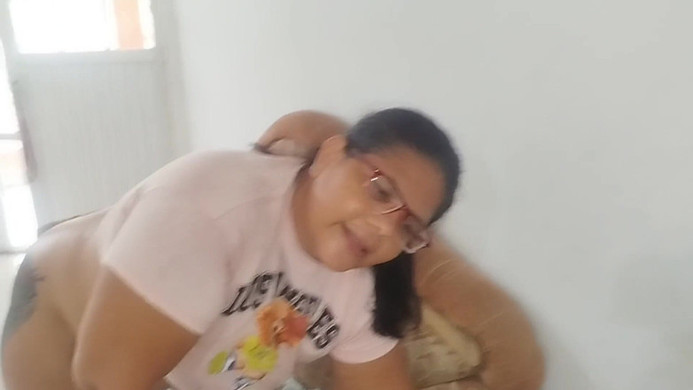 Adribella69: Hausfrau zahlt einen techniker mit einem guten blowjob und einem...