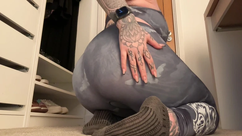 Miss Valentina: Gym Girl Ass Worship