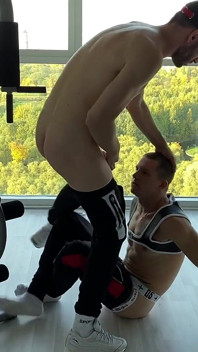 Výběr taťkova výstřiků v zadku nevlastního syna - anální creampie