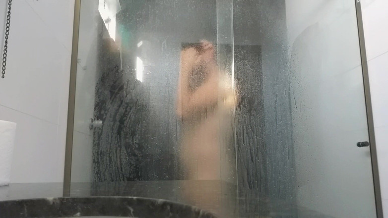 Marcosninfo: See What I Did in the Shower, Caught in the...