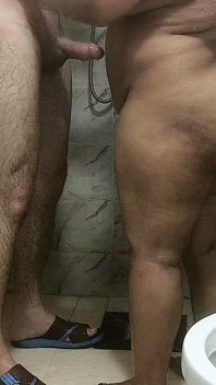 Fată arabă sex anal cu fundul mare la duș