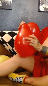 Rode gele ballon pijpbeurt likken piepend knijpend