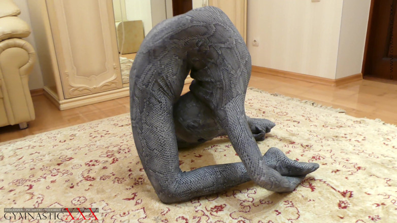 Gymnastic: La regina del contorsione in tuta di spandex