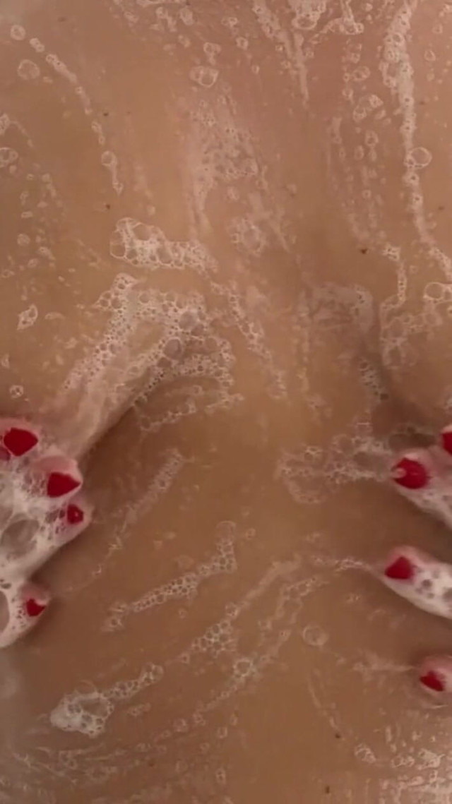 Wish you could join me here and help me to clean this dirty slut (Rose Kink 69)