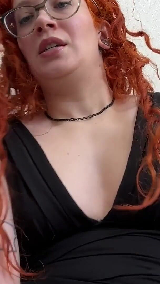 Veggiebabyy: Seni aldatarak yarağımı daha da büyütüyor: futa bakış açısı emiyor...